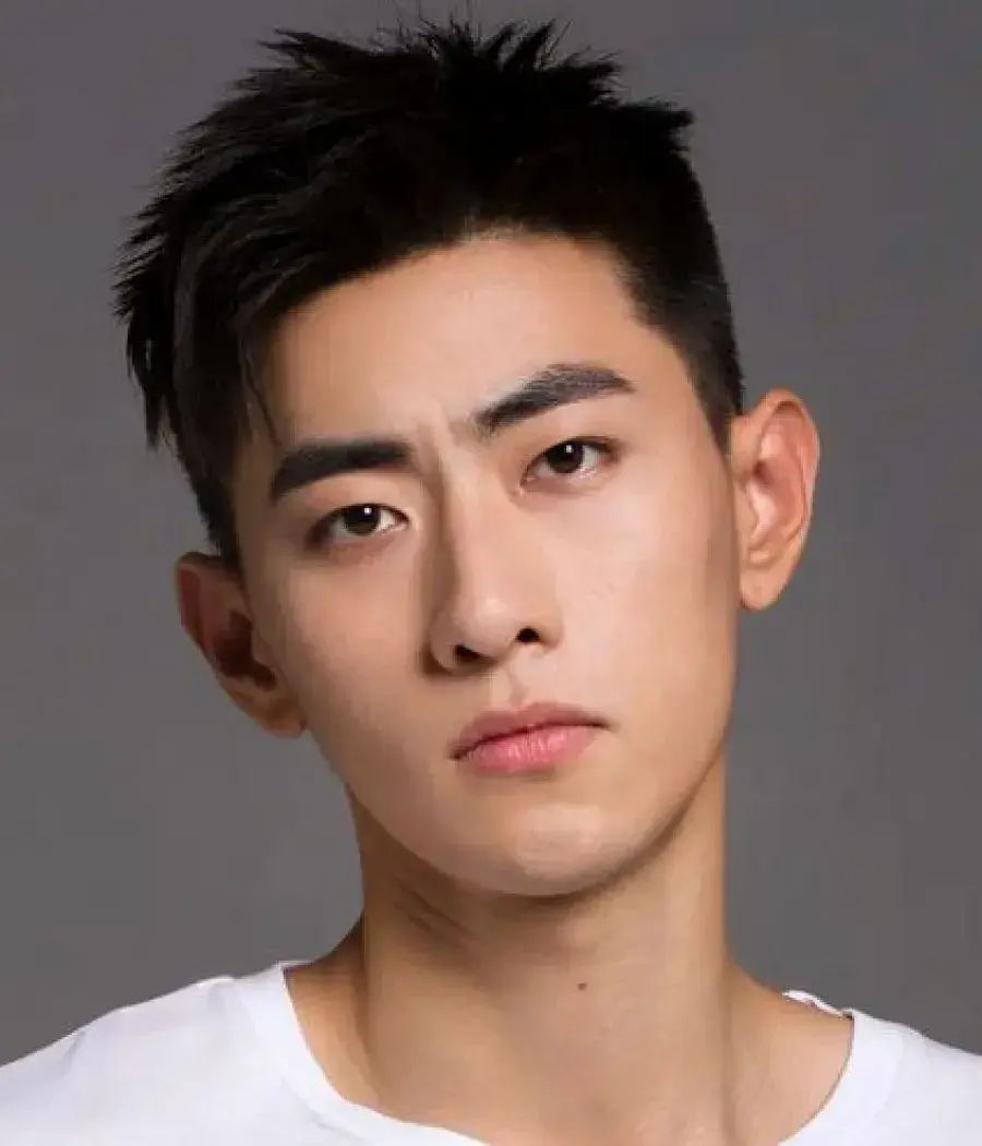 بیوگرافی Hu Tian Yi