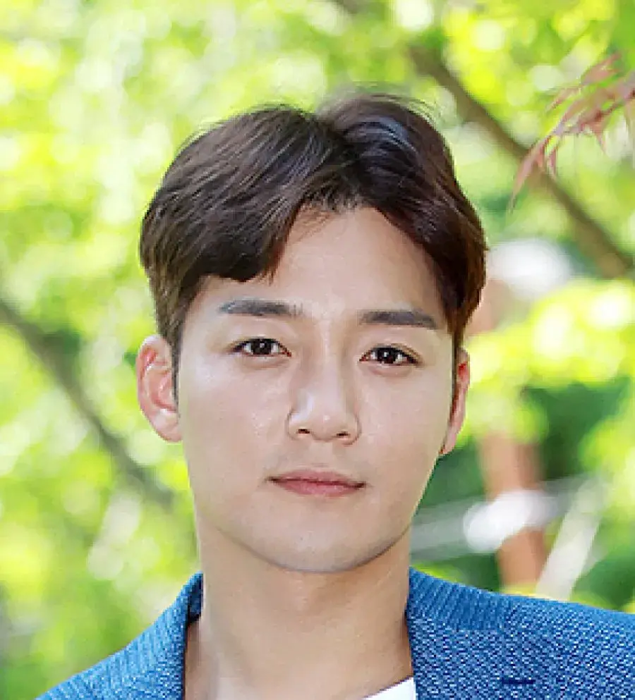 بیوگرافی Kim Jin Woo