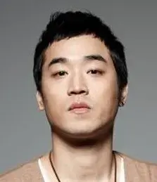 بیوگرافی Min Jung Sup