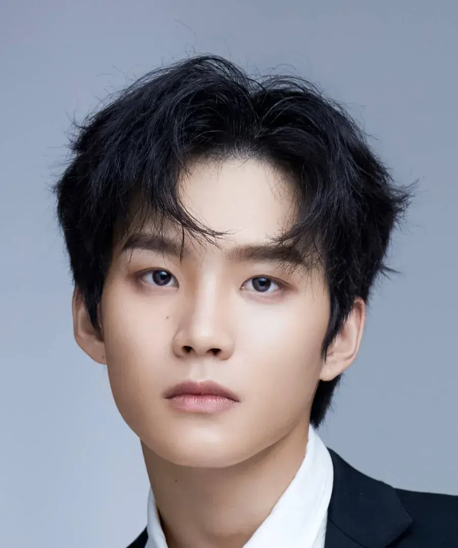 بیوگرافی Zhou Yan Chen