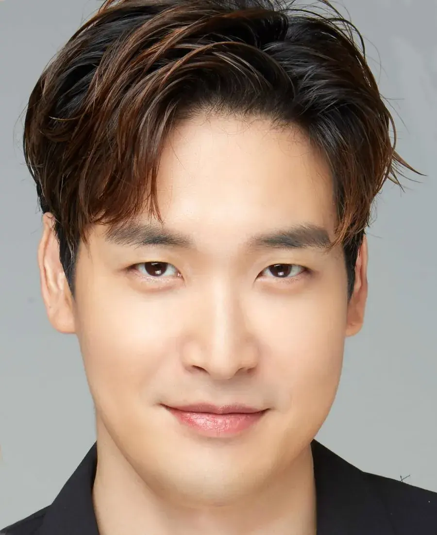بیوگرافی Jung Gyu Woon