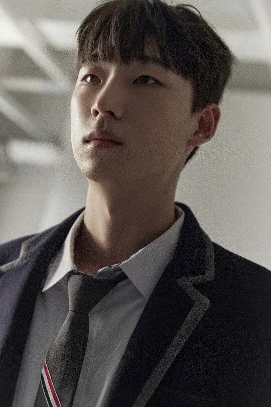 بیوگرافی Kang Hee Goo
