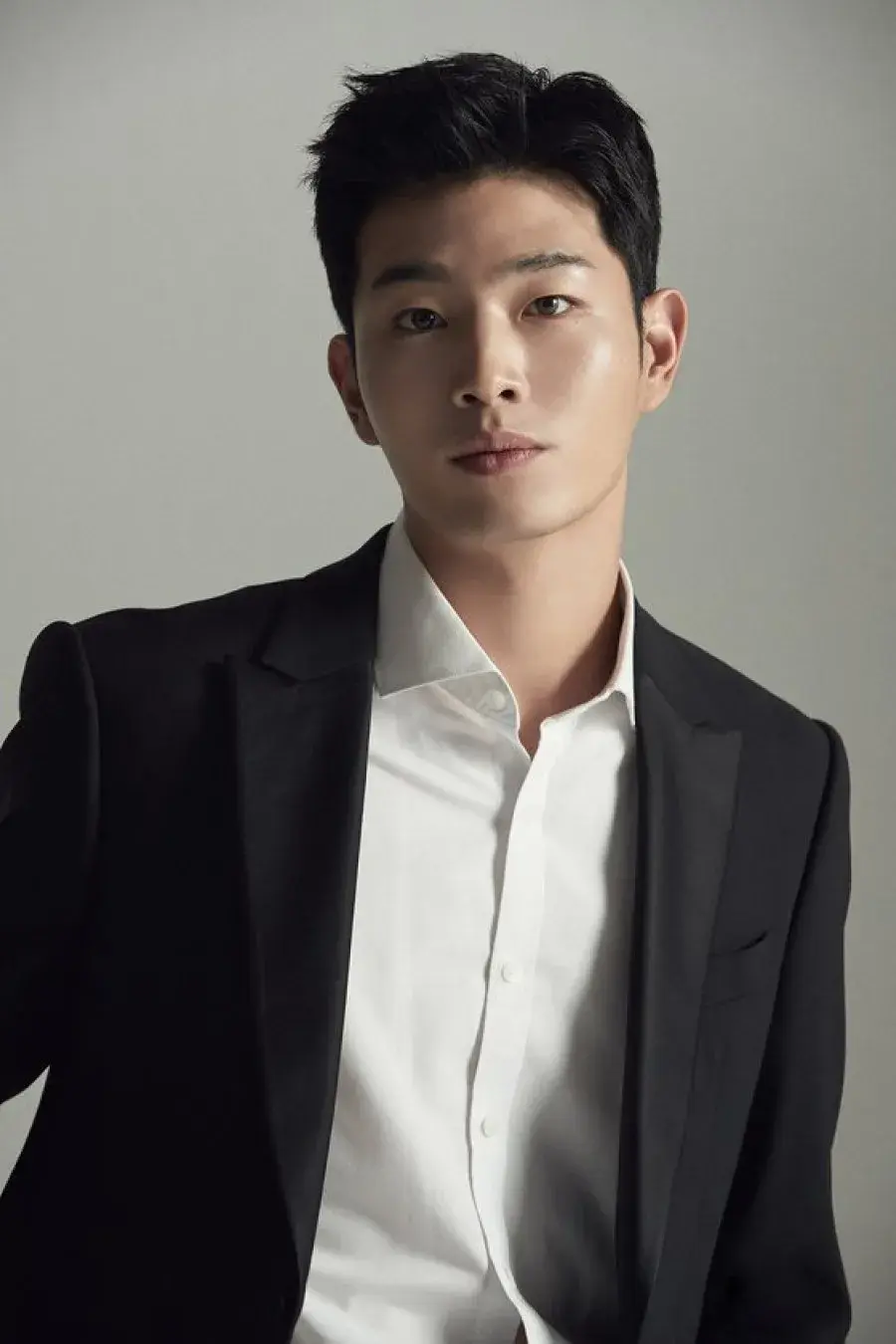 بیوگرافی Lee Dong Joo