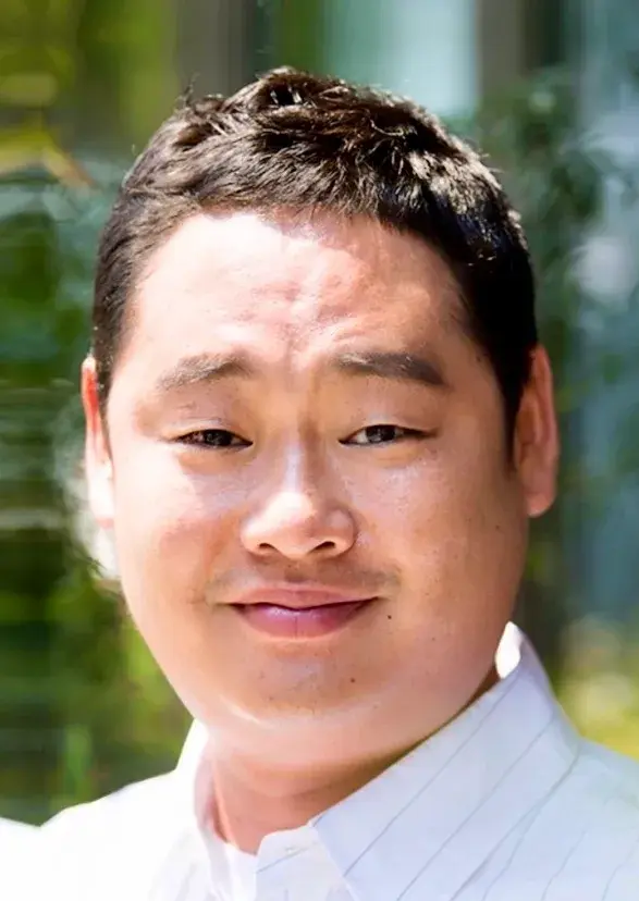 بیوگرافی Lee Yoo Joon